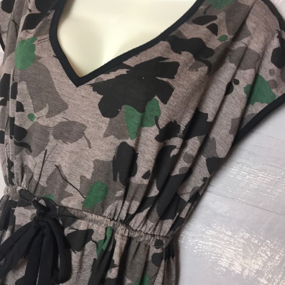 Cute Emmelee dress with splatter pattern - Picture 4 of 4